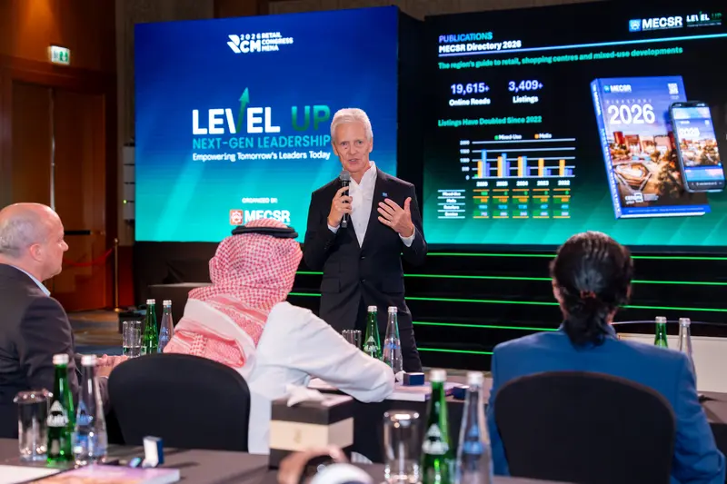 Delegates networking between sessions at Retail Congress MENA 2026